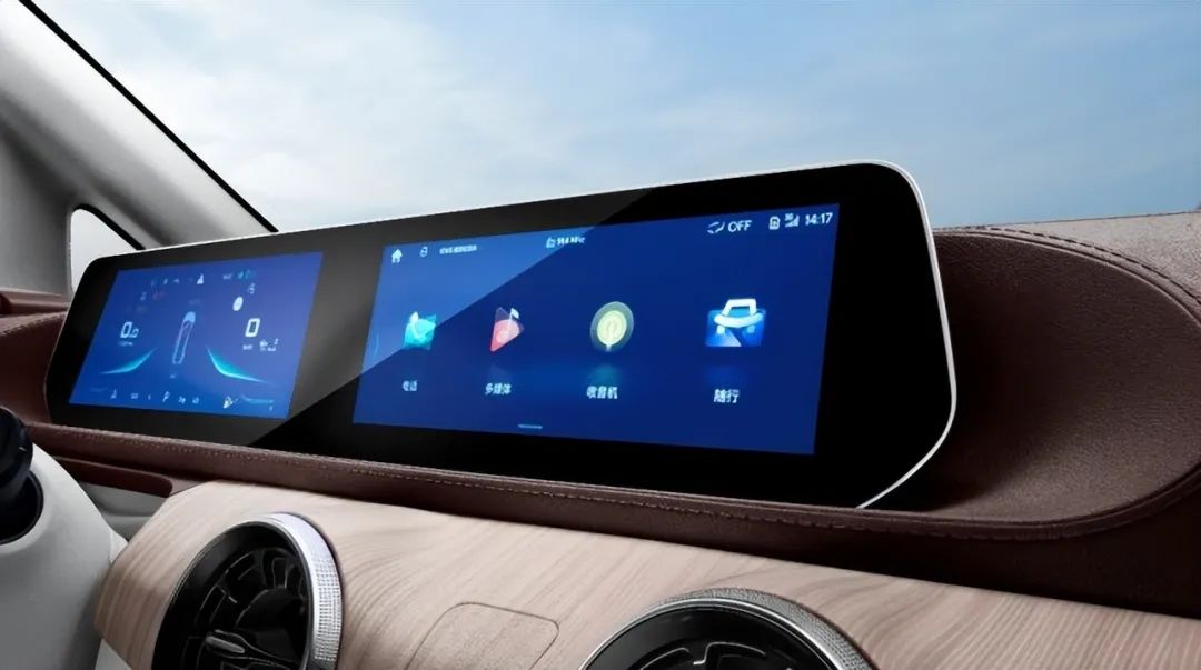 明明只是七座MPV，却起了个我们买不起的名字！休闲区蓝鸢梦想 - Www.slyday.coM