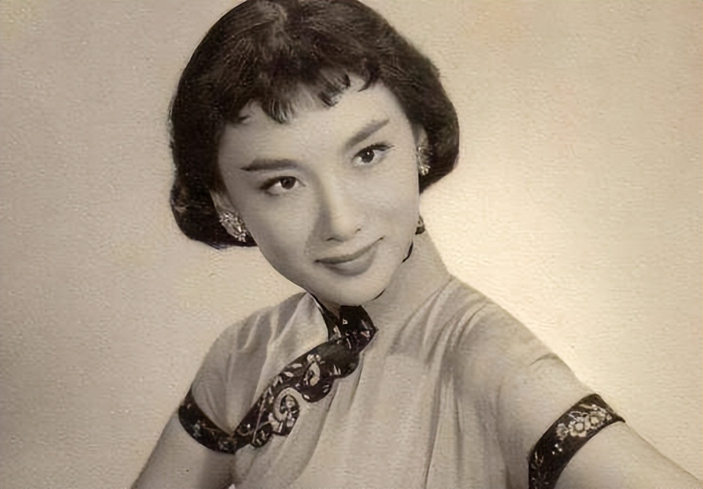 就像是多年未见,无话不谈的好朋友,宋希濂说的话总能逗笑易吟先,让她