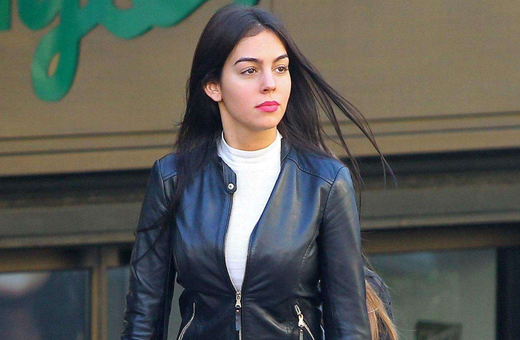 C罗龙凤胎儿子“夭折”！皇马做法让人感动，但评论区却吵了起来休闲区蓝鸢梦想 - Www.slyday.coM