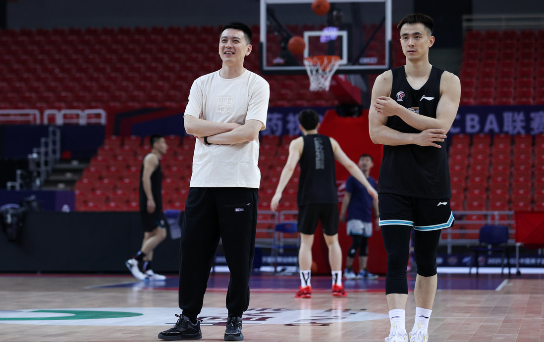 辽宁备战决赛杨鸣指导赵继伟郭艾伦状态出色夺冠成唯一目标