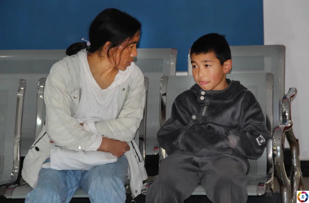 残疾妈妈将8个月大儿子放在学步车上，一转身工夫，毁了孩子一生休闲区蓝鸢梦想 - Www.slyday.coM