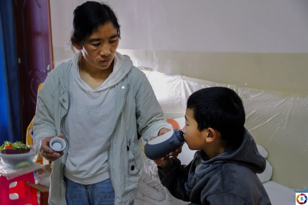 残疾妈妈将8个月大儿子放在学步车上，一转身工夫，毁了孩子一生休闲区蓝鸢梦想 - Www.slyday.coM