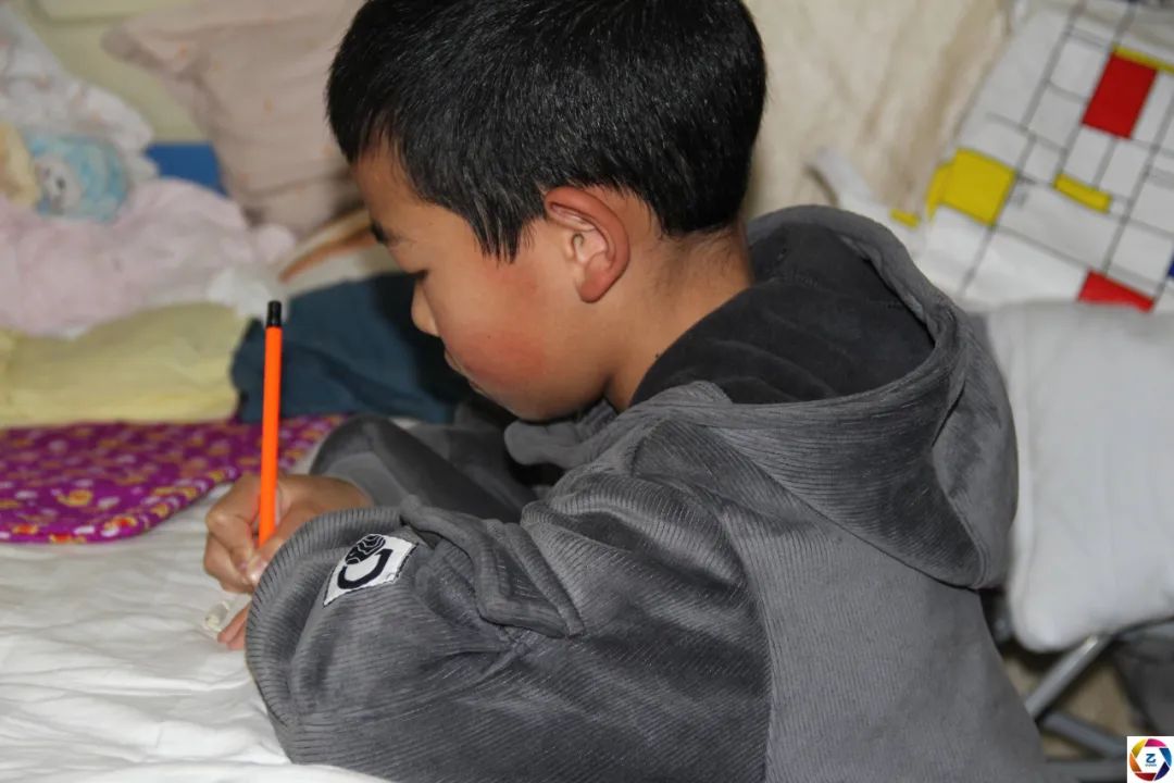 残疾妈妈将8个月大儿子放在学步车上，一转身工夫，毁了孩子一生休闲区蓝鸢梦想 - Www.slyday.coM