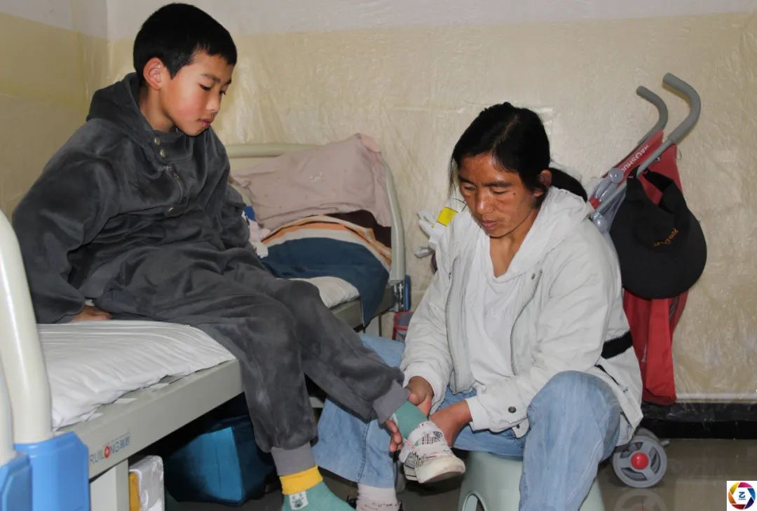 残疾妈妈将8个月大儿子放在学步车上，一转身工夫，毁了孩子一生休闲区蓝鸢梦想 - Www.slyday.coM