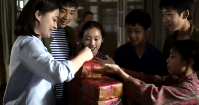 父母爱情江家明明一共八口人为何安杰买了十包桃酥呢