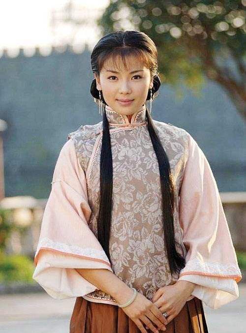 戏约不断,拍摄作品有《天龙八部》《末代皇妃》《永乐英雄儿女》