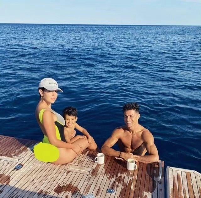 C罗和乔治娜的龙凤胎之子不幸夭折休闲区蓝鸢梦想 - Www.slyday.coM C罗和乔治娜的龙凤胎之子不幸夭折休闲区蓝鸢梦想 - Www.slyday.coM