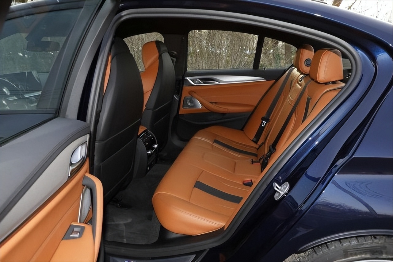 真正扮猪吃老虎的豪车配44tv8动力34秒破百实拍宝马m5