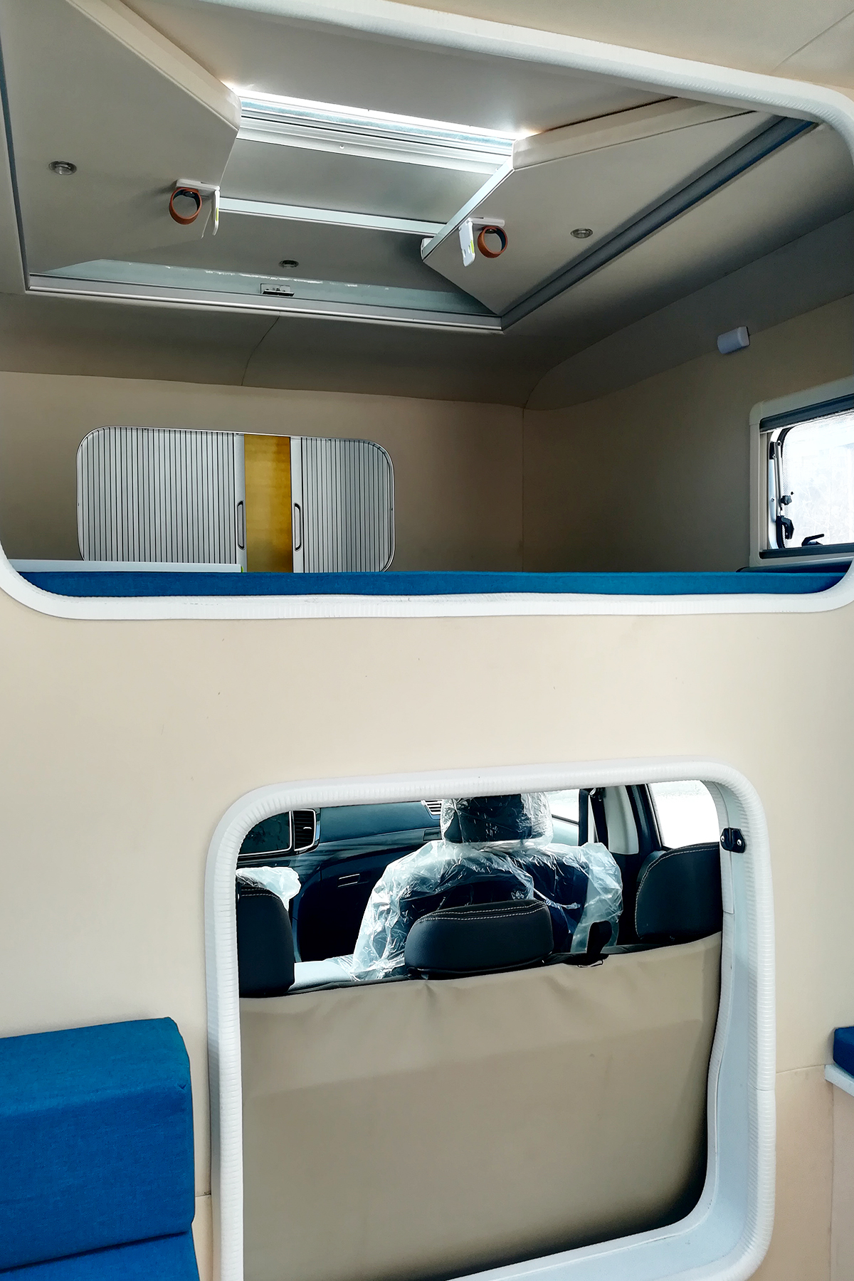 19t搭配6at变速箱蜂巢发布五十铃dmax升顶四驱越野皮卡房车