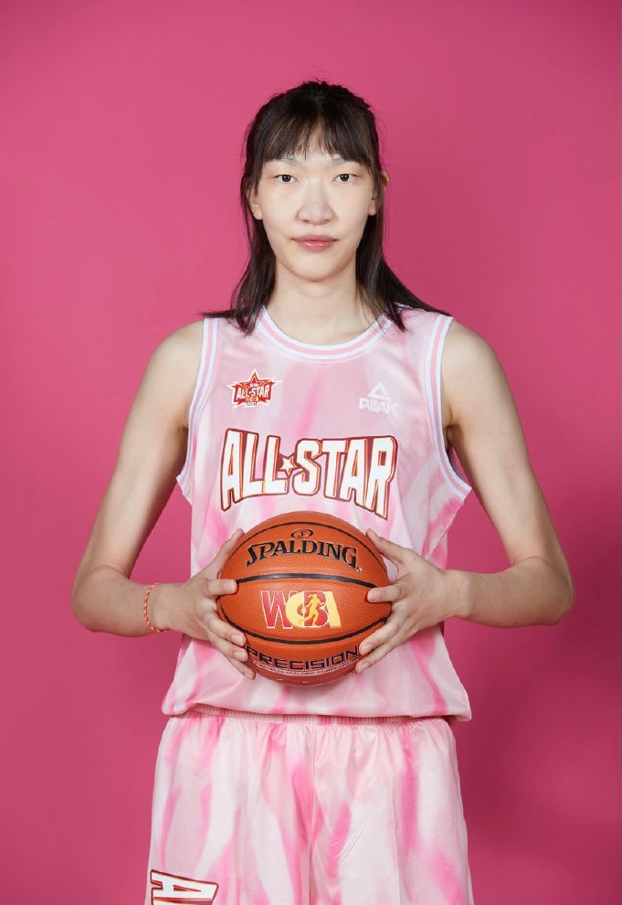 韩旭近况:23岁篮坛希望之星,签约wnba,河北人,2米07女周琦|韩旭|女篮
