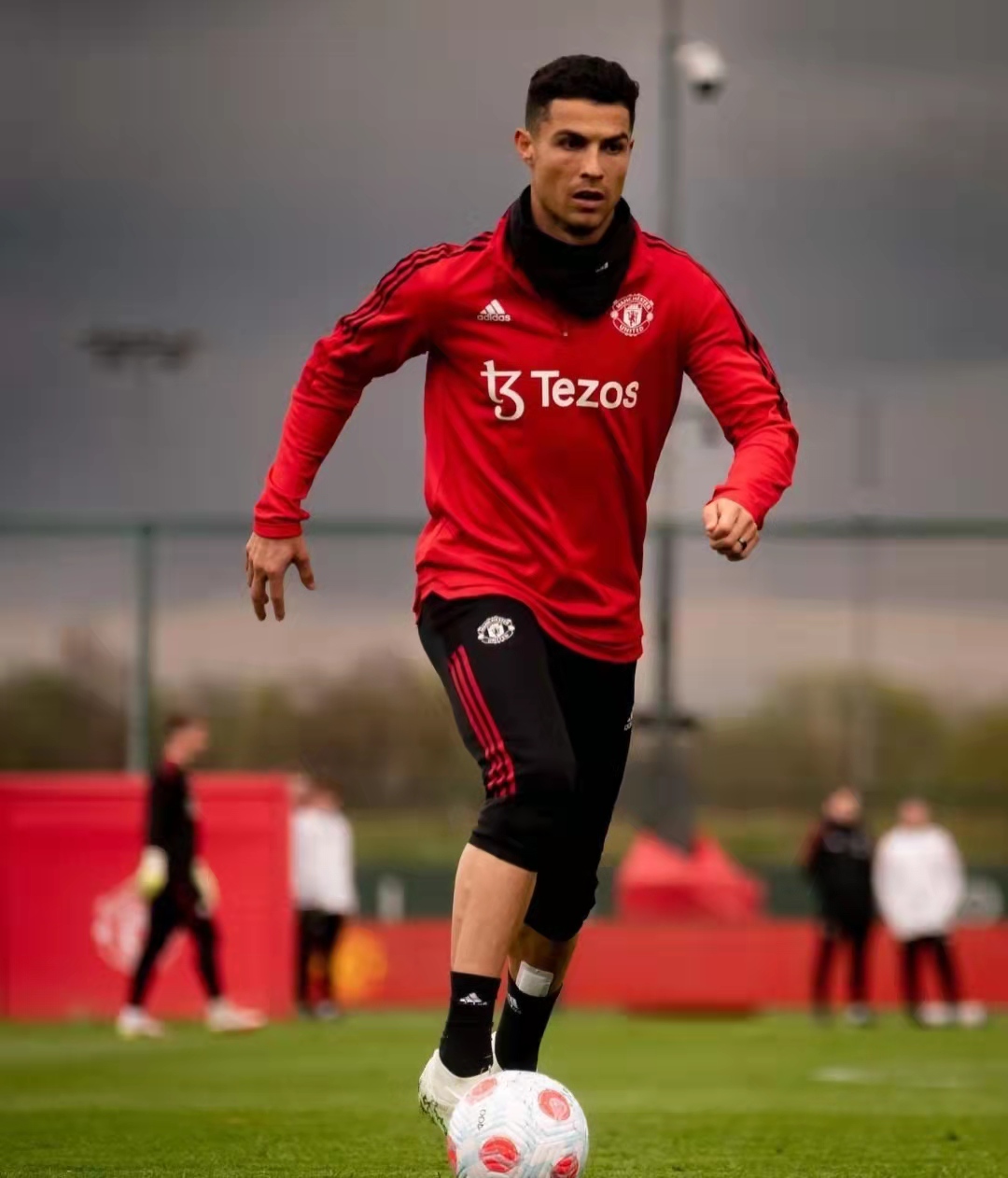 C罗龙凤胎儿子不幸夭折,曼联官方送上慰问,黑粉冷嘲热讽惹众怒休闲区蓝鸢梦想 - Www.slyday.coM C罗龙凤胎儿子不幸夭折,曼联官方送上慰问,黑粉冷嘲热讽惹众怒休闲区蓝鸢梦想 - Www.slyday.coM