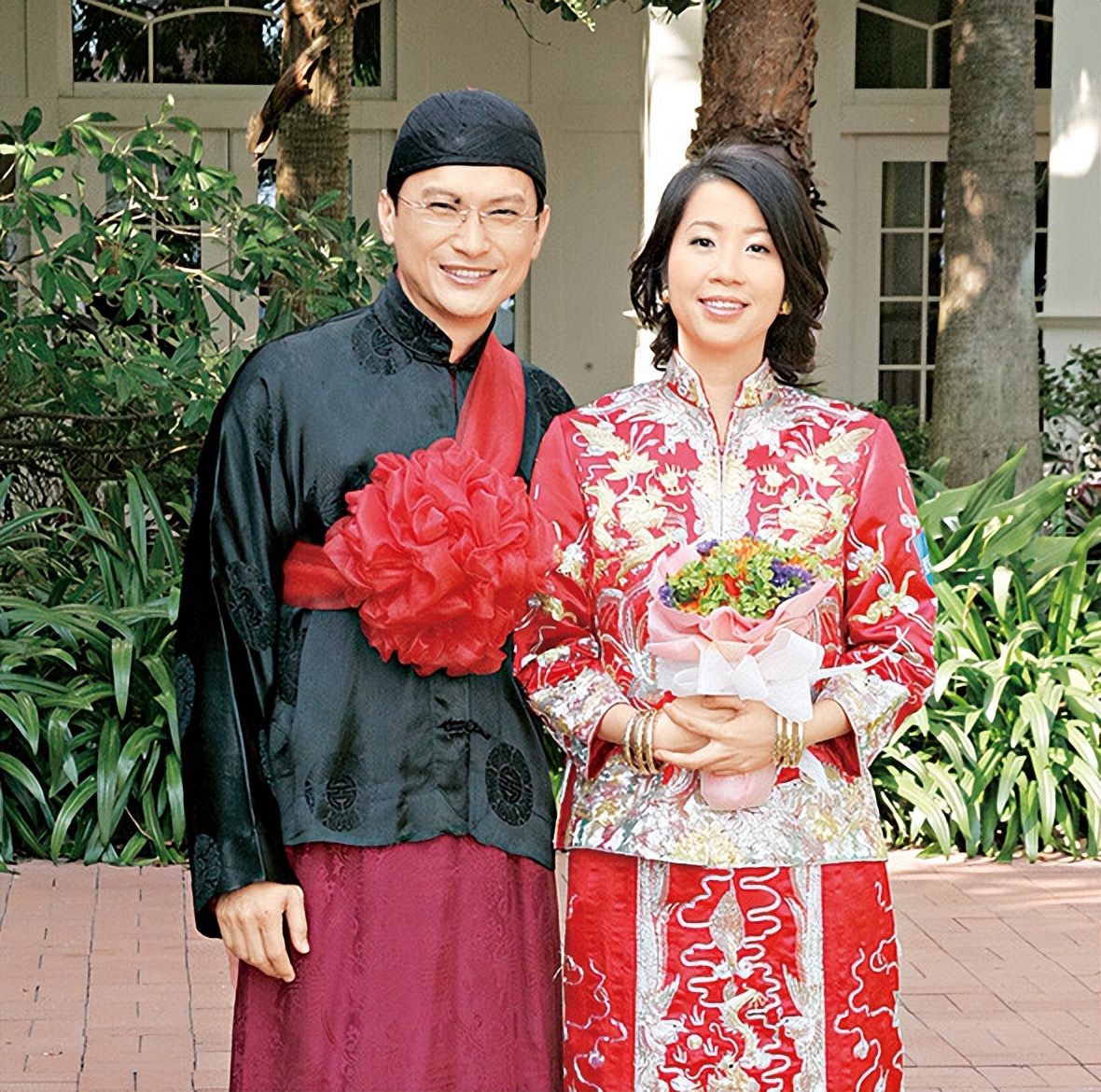 陈锦鸿北上赚钱养家妻子出门为14岁自闭症儿子买药近照曝光