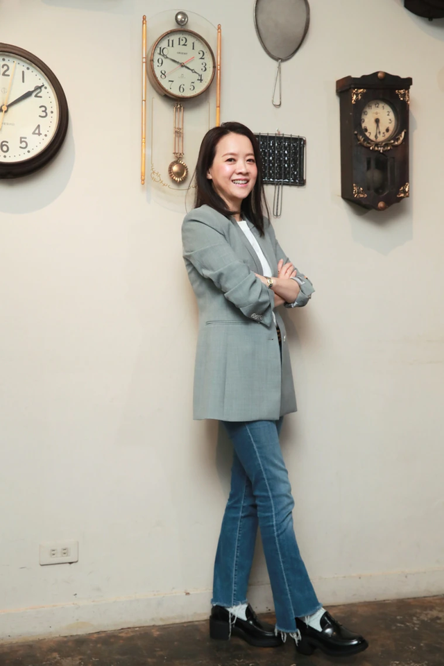 曾宝仪哽咽曝2年多没见曾志伟与男友长居台湾相恋17年不结婚