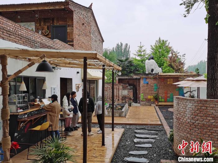 十年每一个奋斗的你西安野居青年下山记以网为媒助力乡村振兴