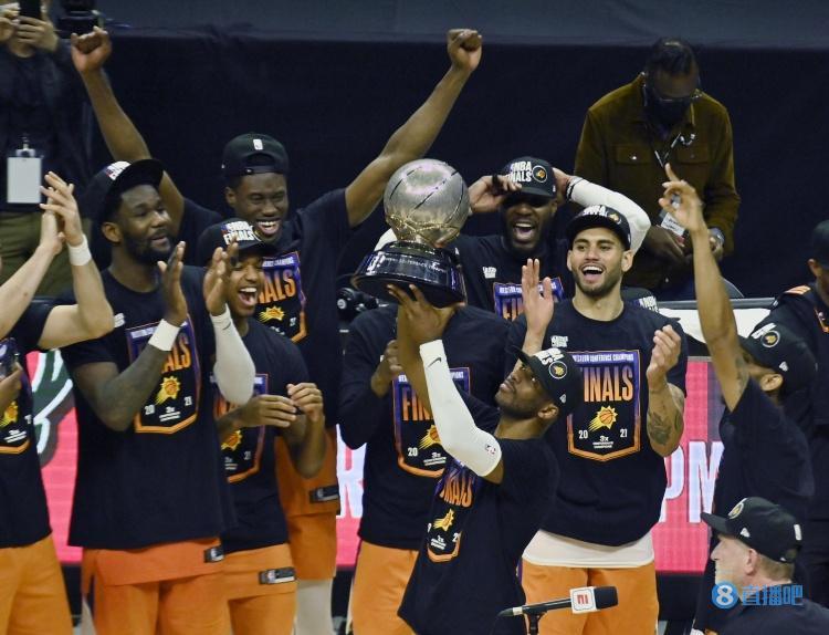 不要忘记这些家伙去年赢得了西部冠军,以及2021年nba总决赛的前两场