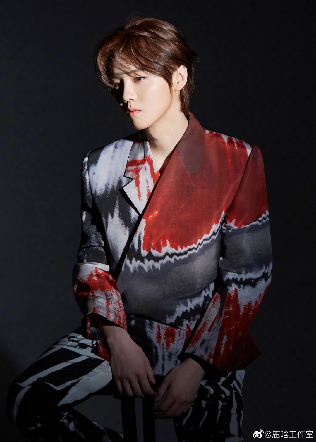 鹿晗生日六宫格花絮照来了是全新的独家花絮