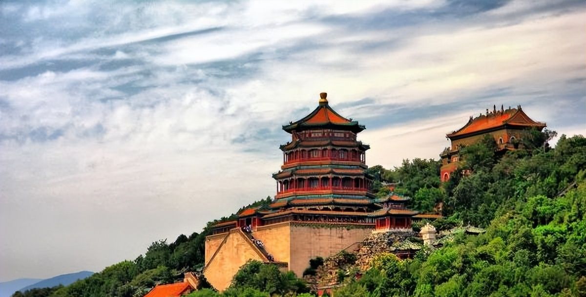 北京一景区走红地势险峻居高临下是旅游游玩胜地