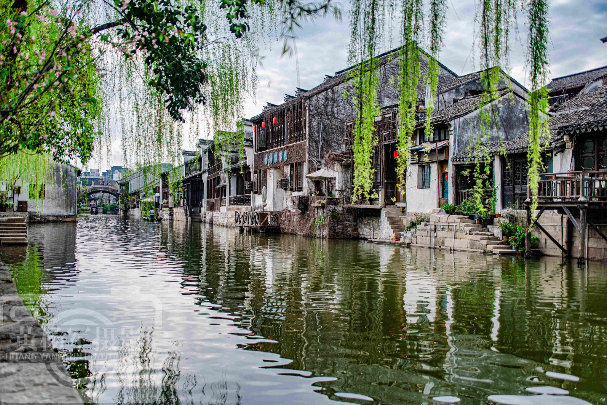 浙江烟火气十足的江南小镇,河流密布北依太湖,春色如画适合旅居