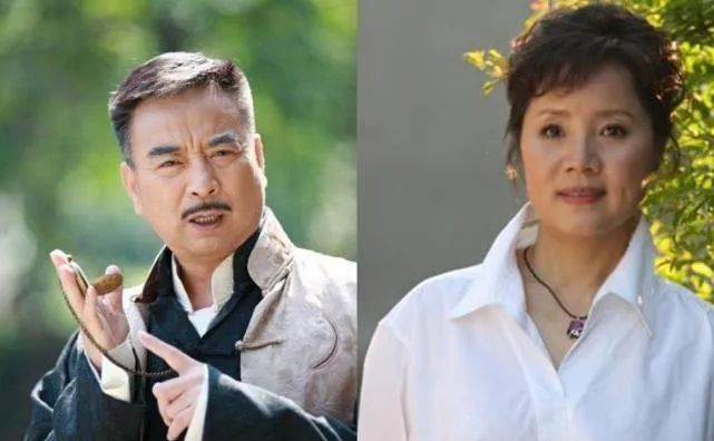 在拍《青青河边草》时,岳跃利和第一任妻子刘芳因戏生情,刘芳就是演