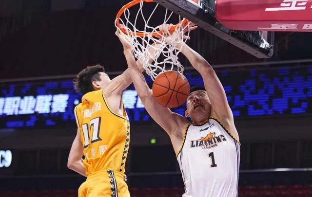 赵嘉仁15+5，朱俊龙10+9，2人都很年轻，广厦未来光明休闲区蓝鸢梦想 - Www.slyday.coM