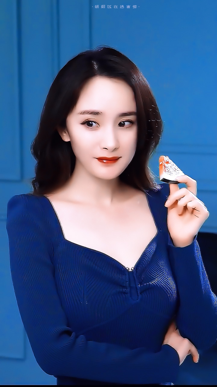 修杨幂贴贴新鲜视频里的漂亮小幂