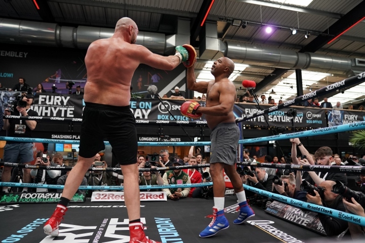 怀特私人飞机空降伦敦泰森富里备战画面曝光悬念大战一触即发