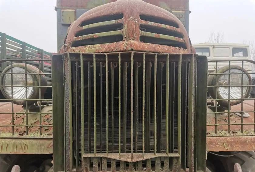 路边的经典被迫整容的吉斯151