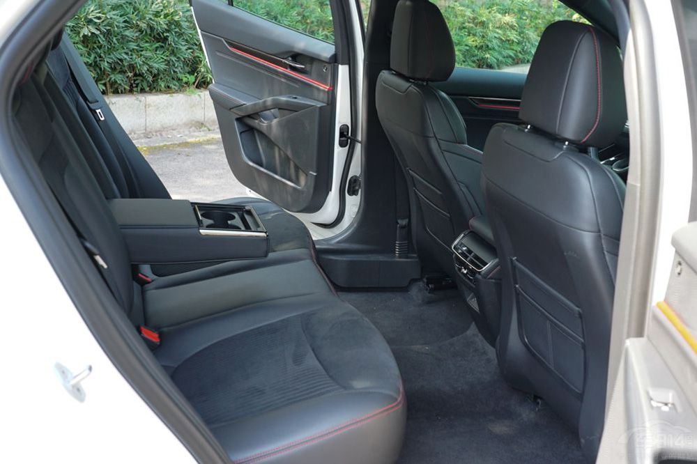 全新蒙迪欧B级车搅局者 挑战迈腾