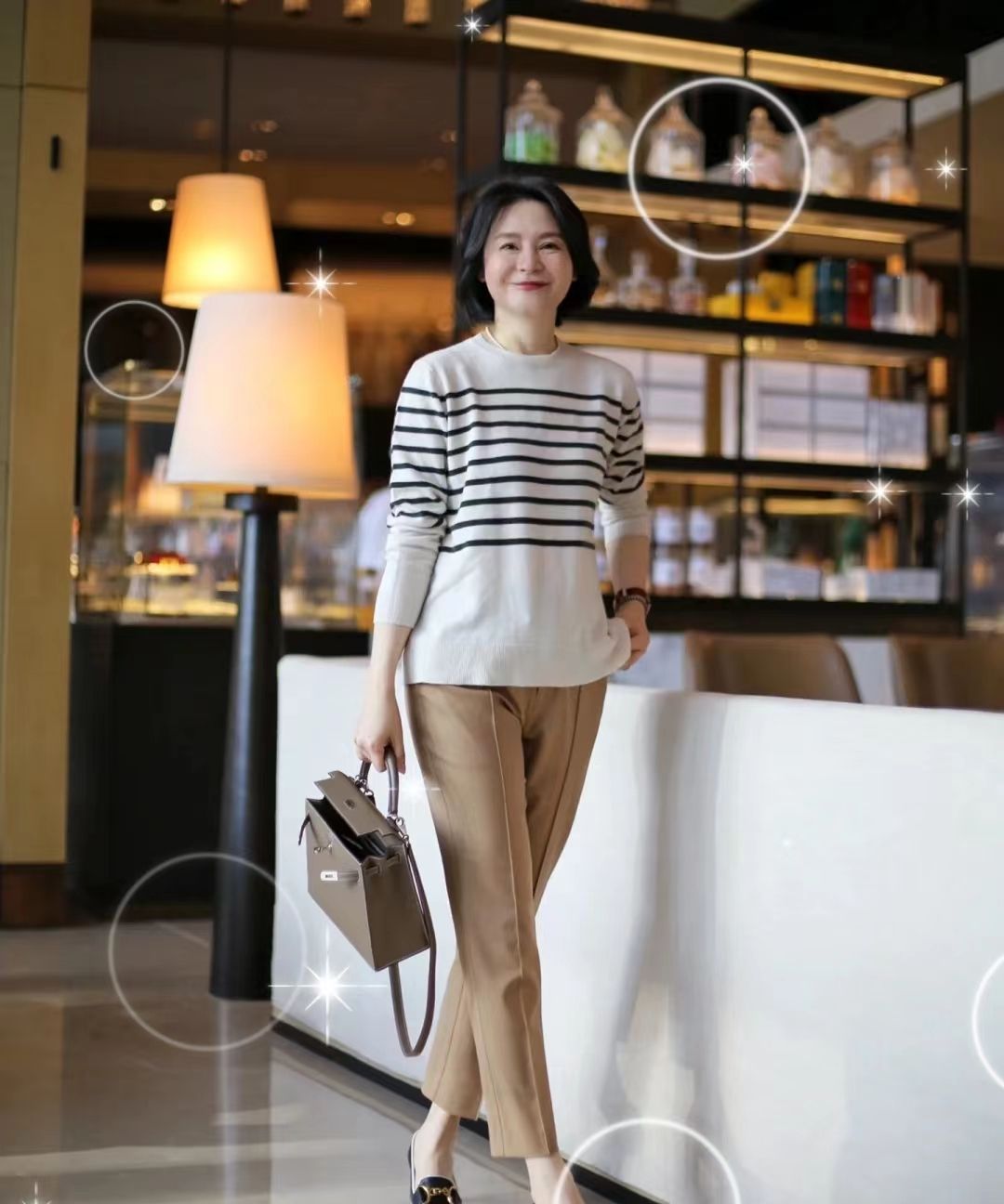 这才是60岁女人该有的初夏穿搭九分奶奶裤乐福鞋好高级