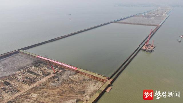 “无锡”与“宜兴”在湖中心成功“牵手”国内在建最长干线公路湖底隧道完成围堰施工休闲区蓝鸢梦想 - Www.slyday.coM