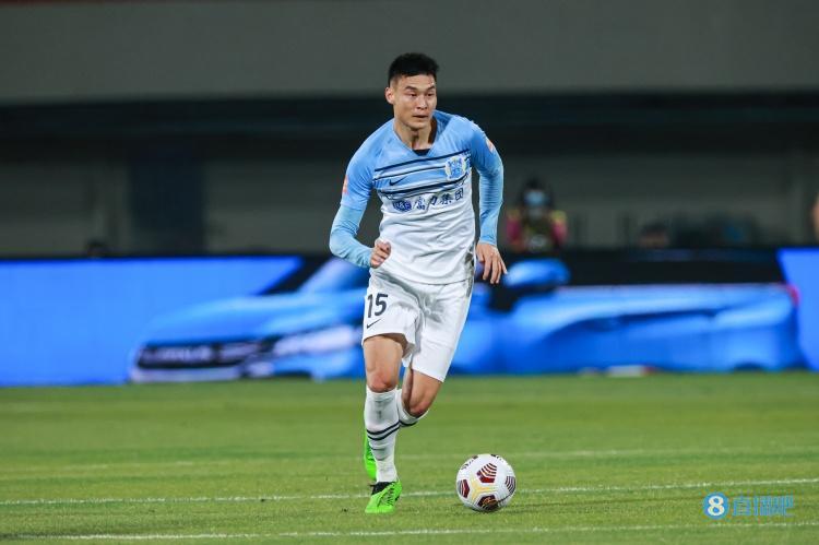 中后卫韩鹏飞与武汉队合同到期自由身加盟长春亚泰