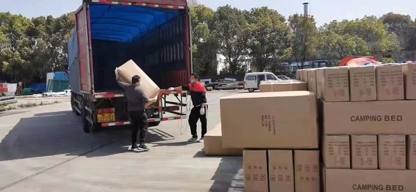 李佳琦为独居老人、医护人员捐助近30吨物资休闲区蓝鸢梦想 - Www.slyday.coM