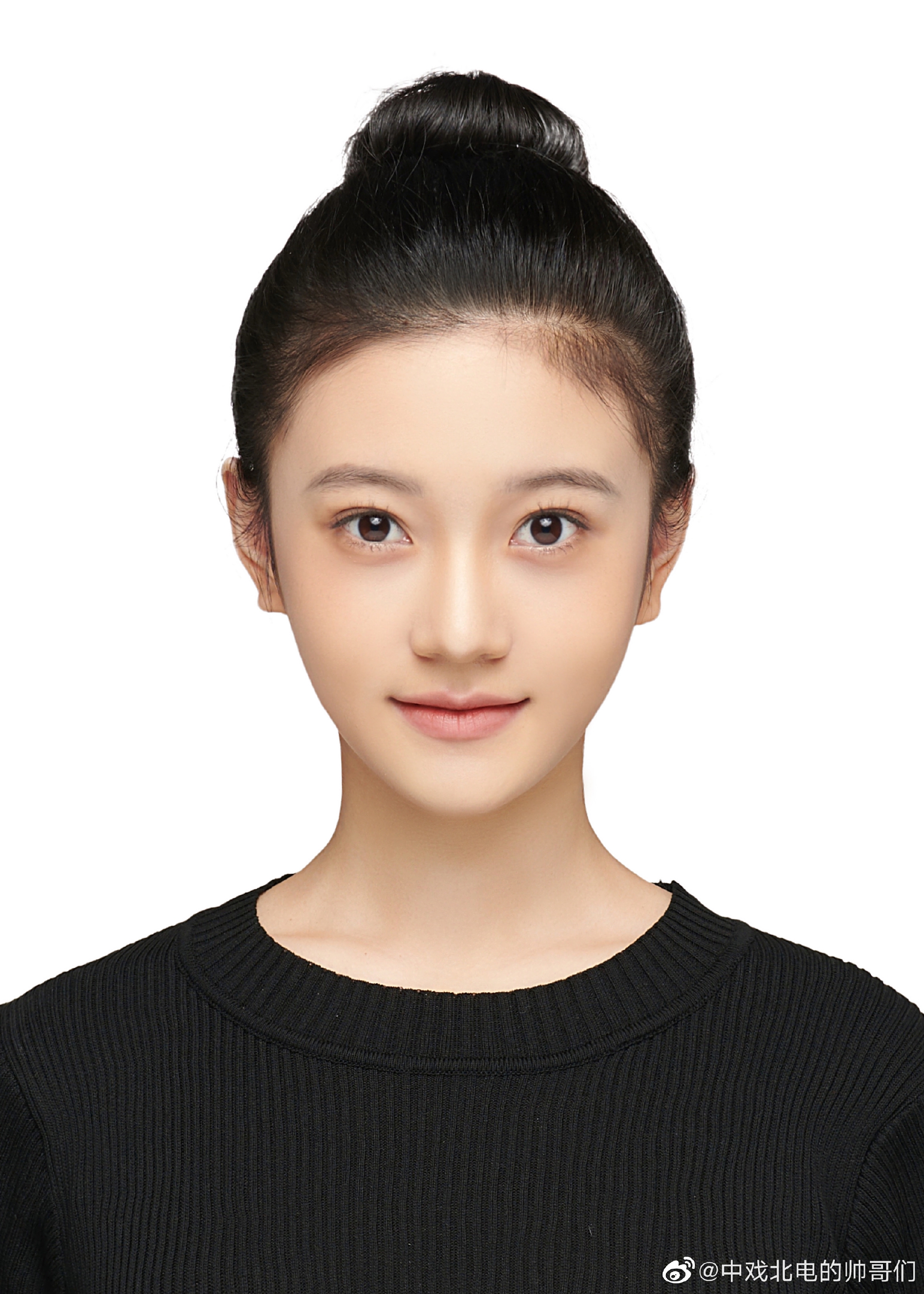 来自北京舞蹈学院附中的张译兮(张婷)是北京电影学院表演专业全