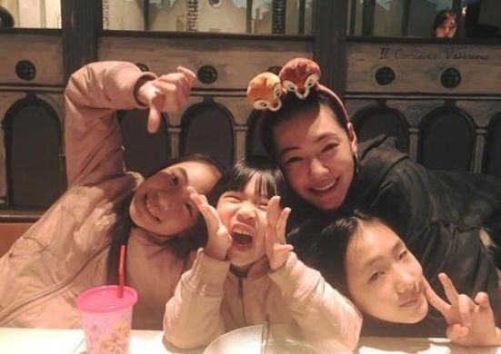 京保教育：大S小S对孩子的教育差别竟这么大，你更倾向谁！休闲区蓝鸢梦想 - Www.slyday.coM