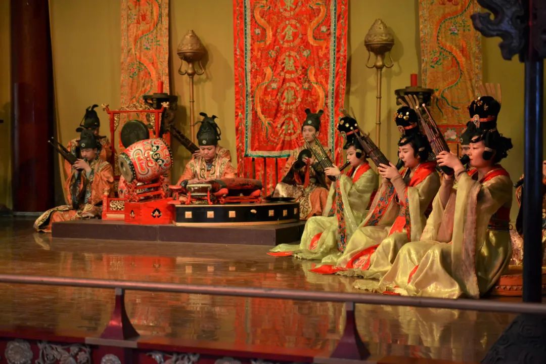 婚宴新趋势,这家宴会厅太燃了,让顾客一秒“梦回大唐”!休闲区蓝鸢梦想 - Www.slyday.coM 婚宴新趋势,这家宴会厅太燃了,让顾客一秒“梦回大唐”!休闲区蓝鸢梦想 - Www.slyday.coM