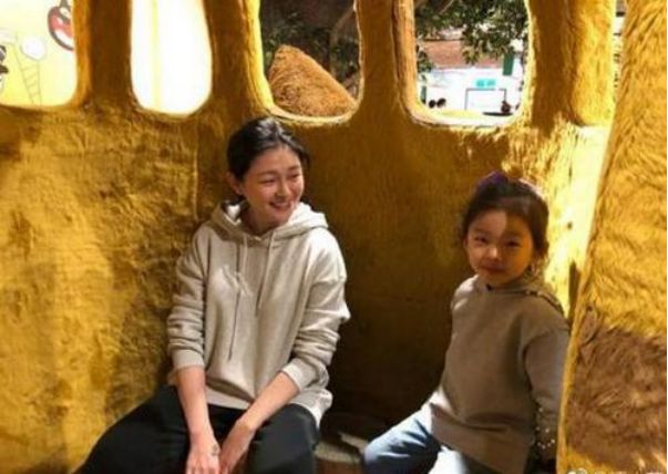 京保教育：大S小S对孩子的教育差别竟这么大，你更倾向谁！休闲区蓝鸢梦想 - Www.slyday.coM