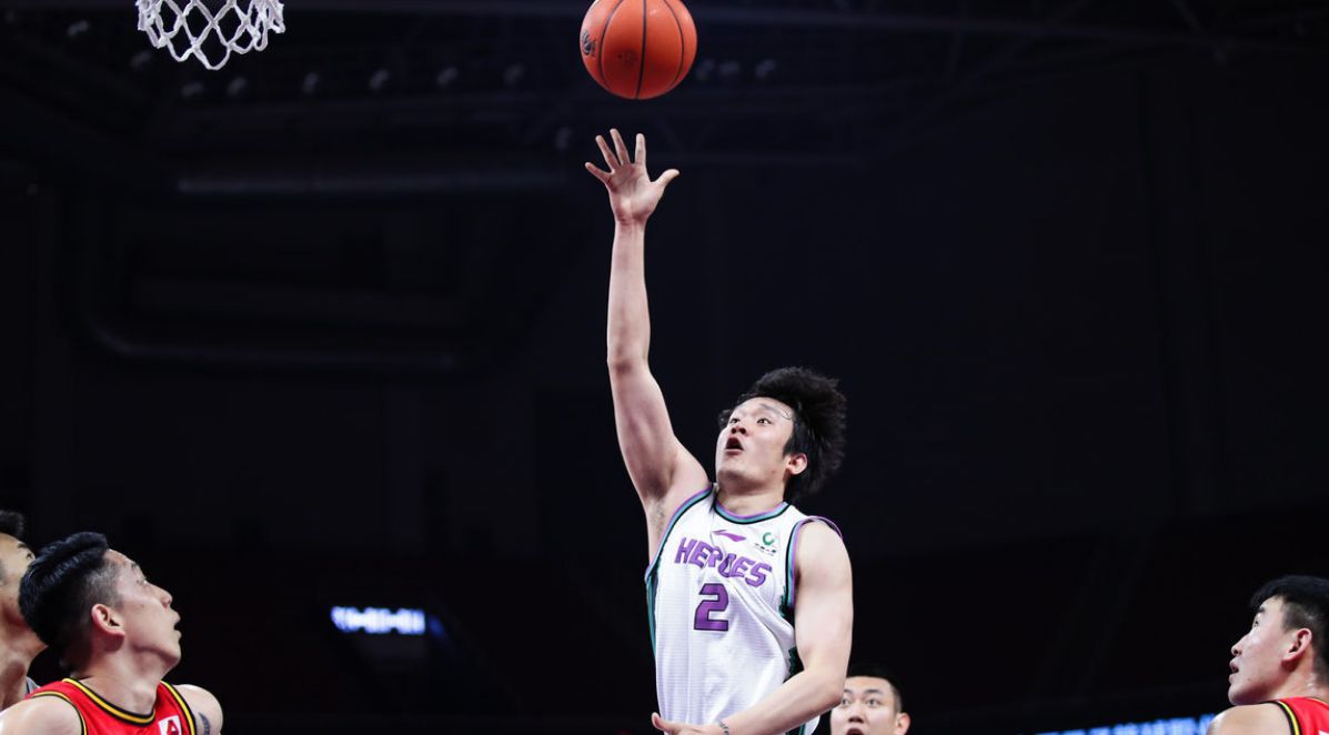 不走了曝丁彦雨航留守山东男篮下赛季渴望卷土重来