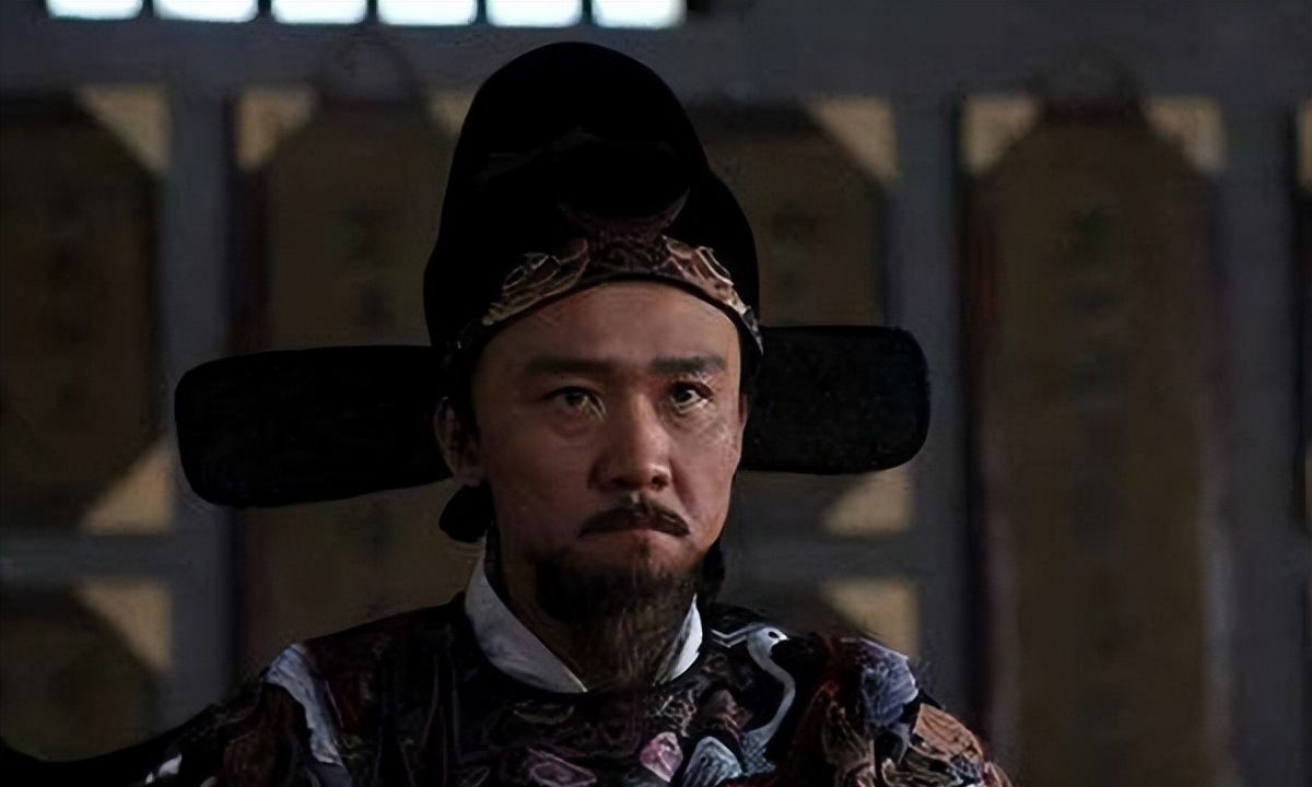 海瑞是明朝的包青天张居正为何弃而不用百官太难相处了