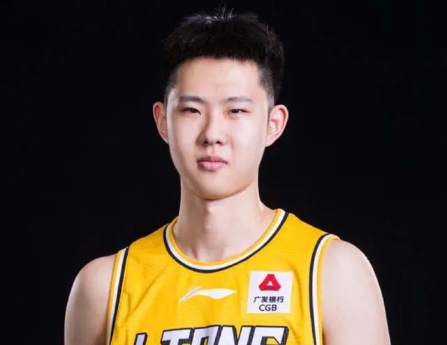 赵嘉仁15 5,朱俊龙10 9,2人都很年轻,广厦未来光明__财经头条