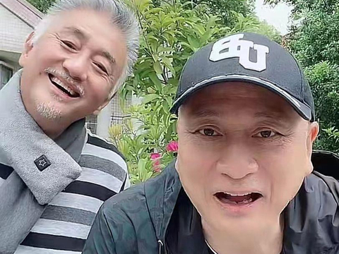 汤镇业跟吴岱融同框直播,差距太大了,引起网友热议