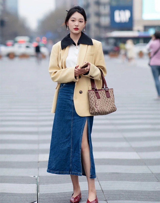 南方的夏天提前了看杭州街拍女孩就知道各种裙子看花了眼