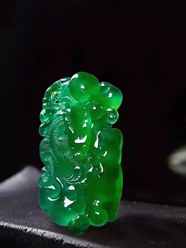 知道了一些帝王绿翡翠的秘密你就是专家