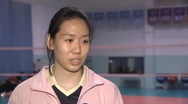 李娟亮相天津女排直播4位落选球员归队陈博雅张世琦仍有机会