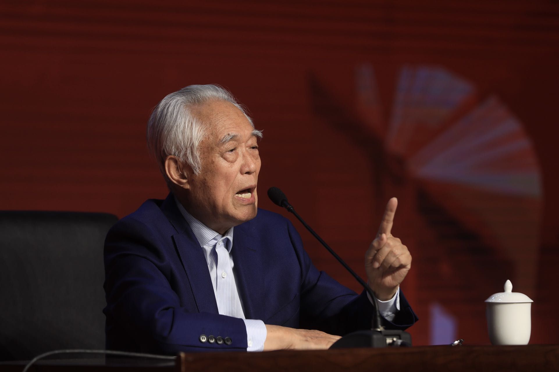 专访阎崇年:电子书是历史进步,但做学问一定要查原始资料|北京市_新浪