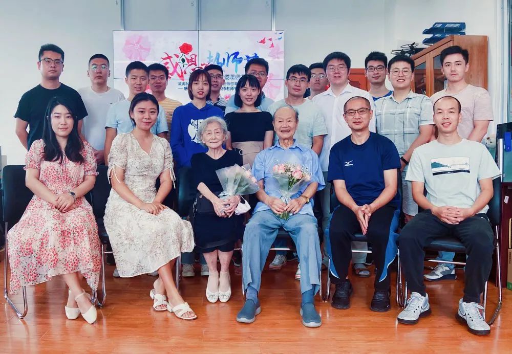 痛别！喜欢骑自行车的“90后”院士，走了休闲区蓝鸢梦想 - Www.slyday.coM