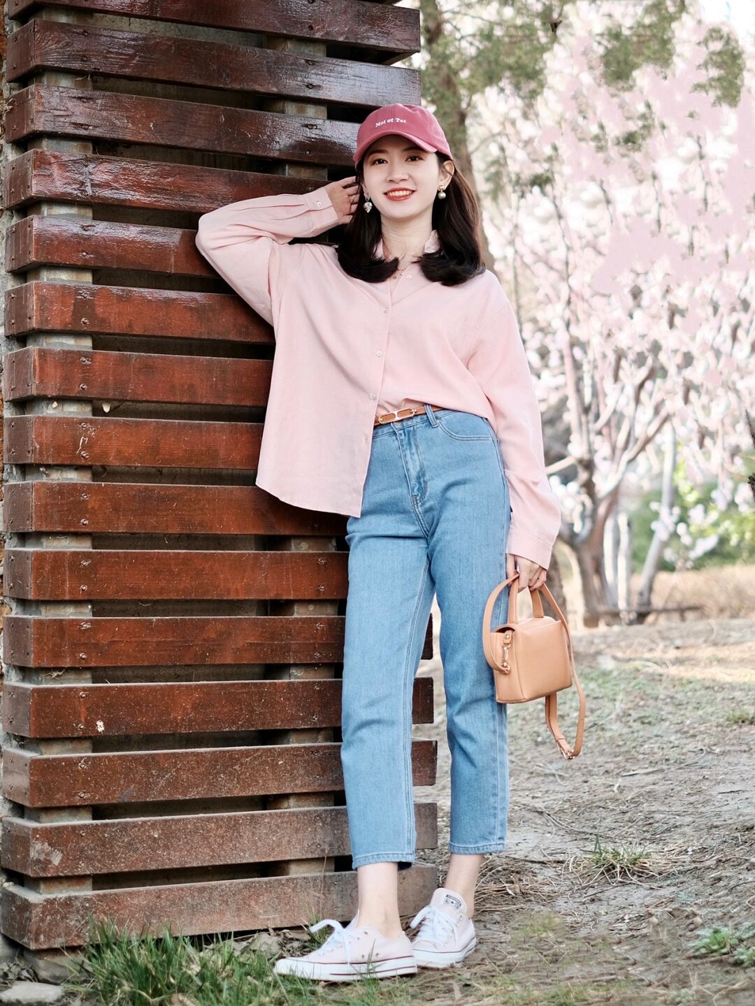 不知道衬衫怎么穿才好看学会这几套搭配技巧就够了显瘦又漂亮