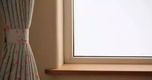 为什么窗台装修时都要留个小耳朵,装了几套房,才知好处这么多!休闲区蓝鸢梦想 - Www.slyday.coM 为什么窗台装修时都要留个小耳朵,装了几套房,才知好处这么多!休闲区蓝鸢梦想 - Www.slyday.coM