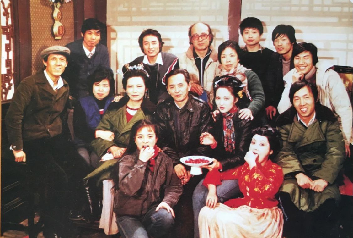 东方闻樱本色出演红楼梦女孩都不和她玩只和陈晓旭关系好