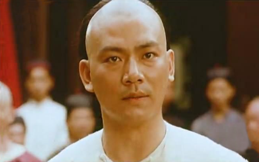 两人合作了《黄飞鸿之男儿当报国》,计春华和邱建国也参演了这部电影