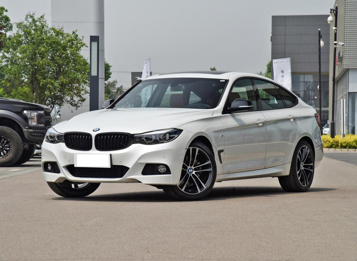 进口宝马轿跑长近4米9配16个哈曼音响卖30来万可惜买不到